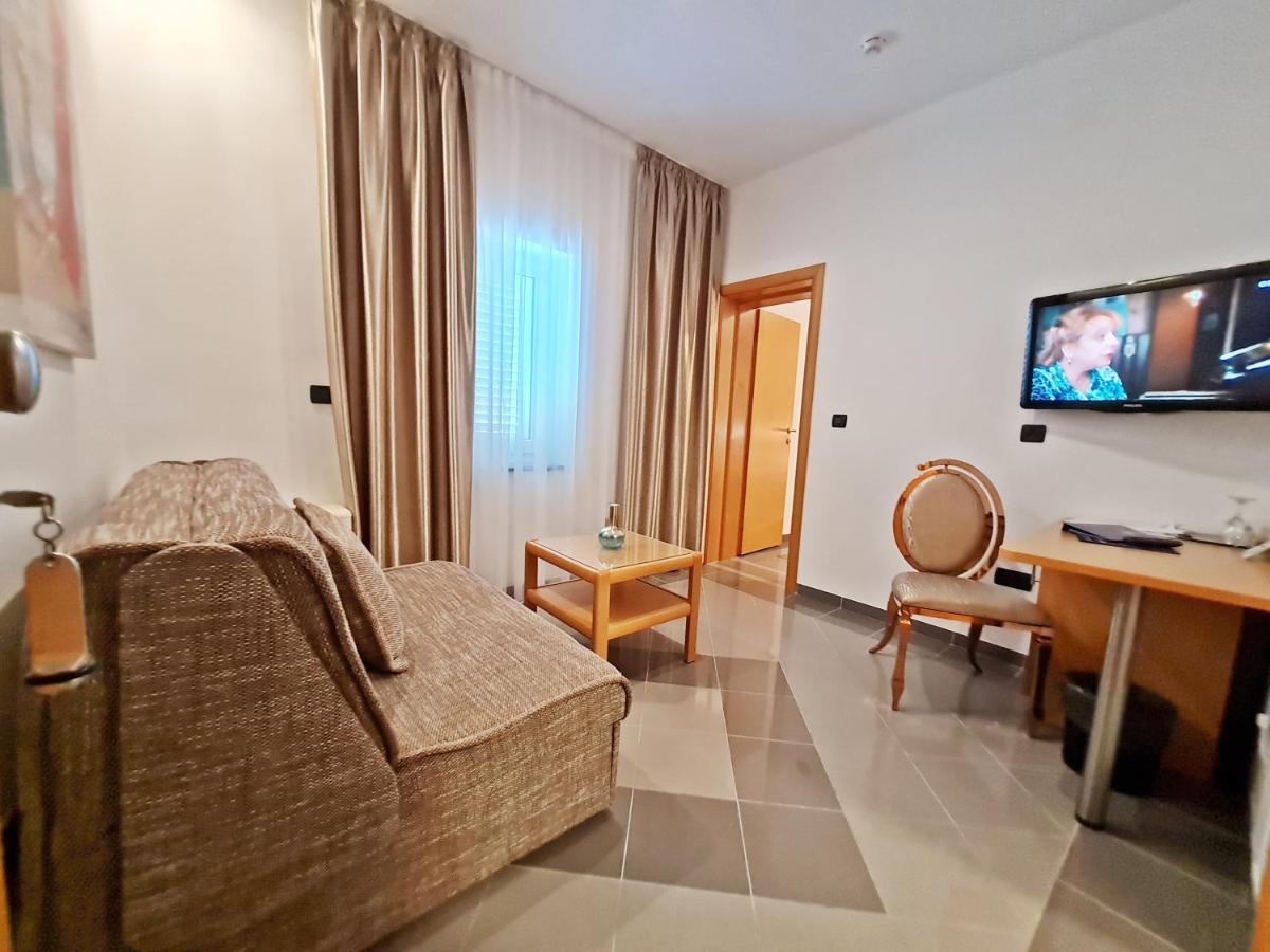 Hotel Sunce Podstrana Bagian luar foto