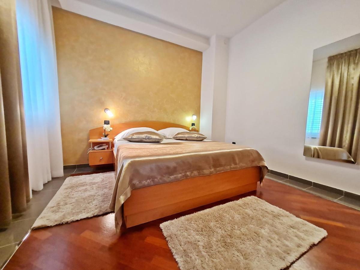 Hotel Sunce Podstrana Bagian luar foto
