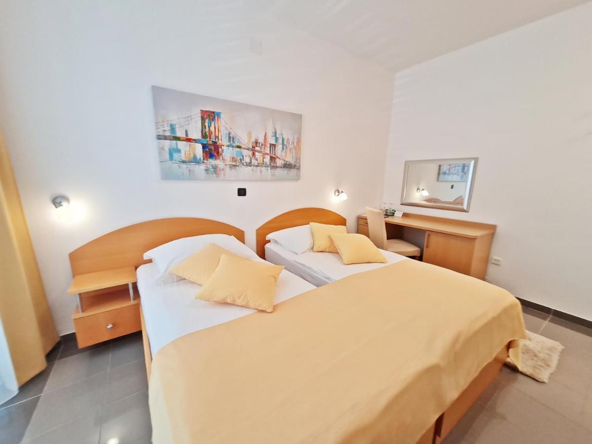 Hotel Sunce Podstrana Bagian luar foto