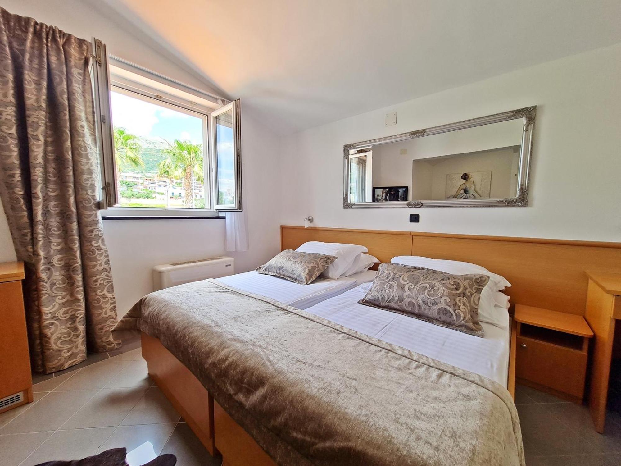 Hotel Sunce Podstrana Ruang foto