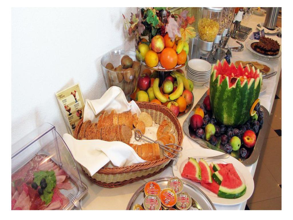 Hotel Sunce Podstrana Bagian luar foto